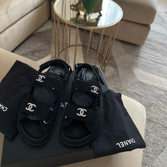 SOLD!!! Chanel F23 contoured sandals - Picture 11 of 12